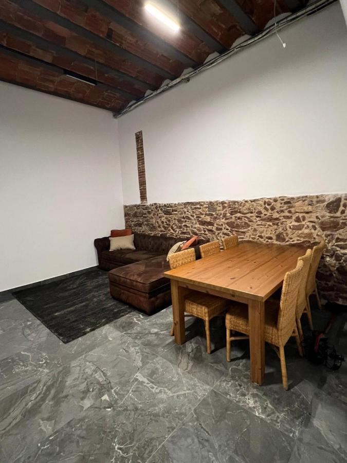 Beautiful Appartment In Martorell Bagian luar foto