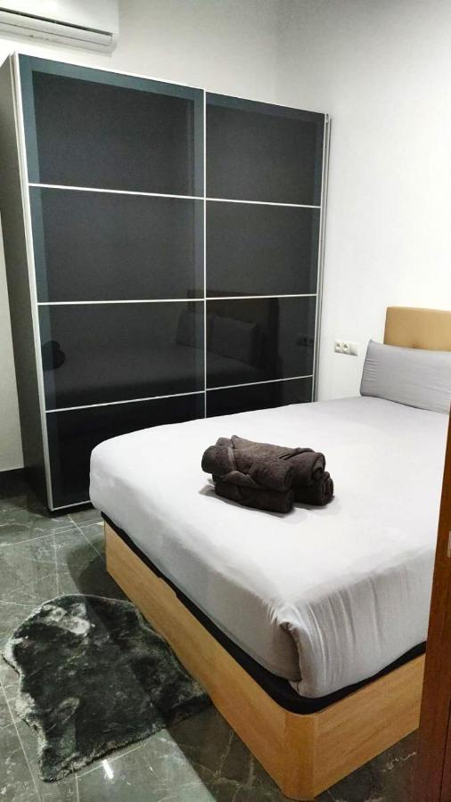 Beautiful Appartment In Martorell Bagian luar foto